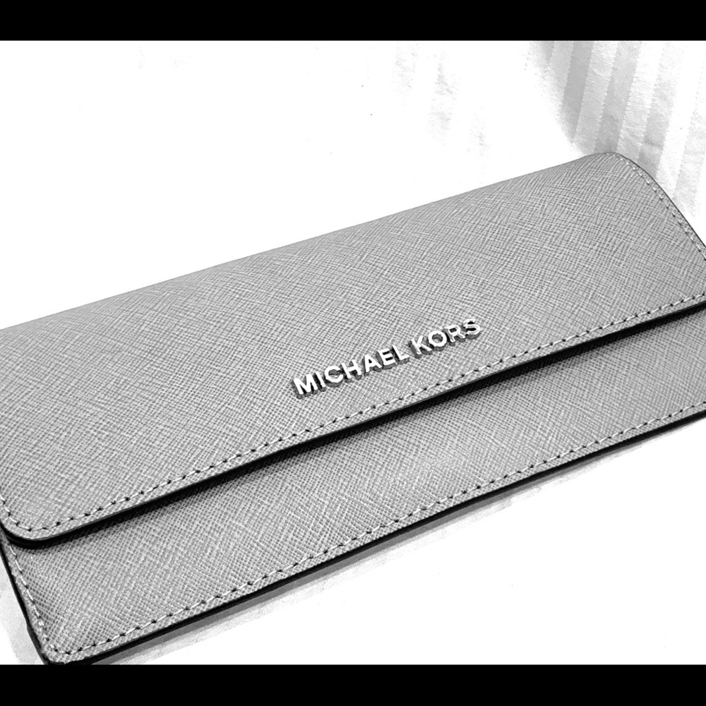 Michael Kors Jet Set Gray Wallet
